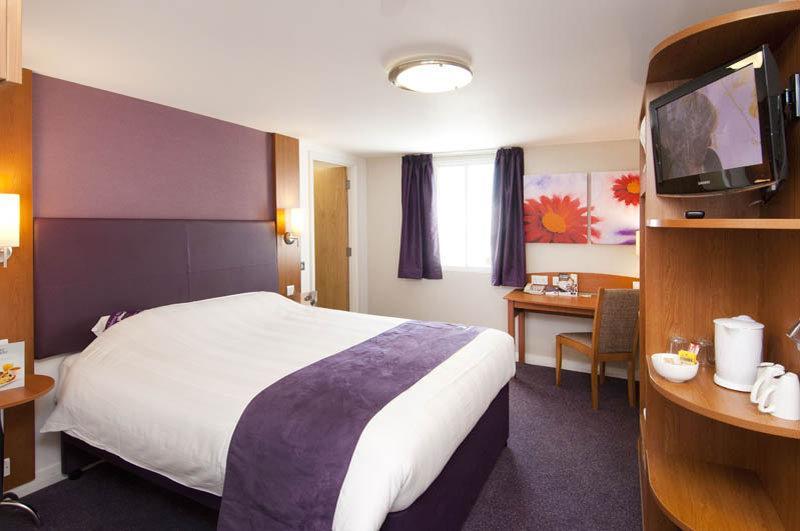 Premier Inn Haydock Park/M6 J23 Warrington Bagian luar foto