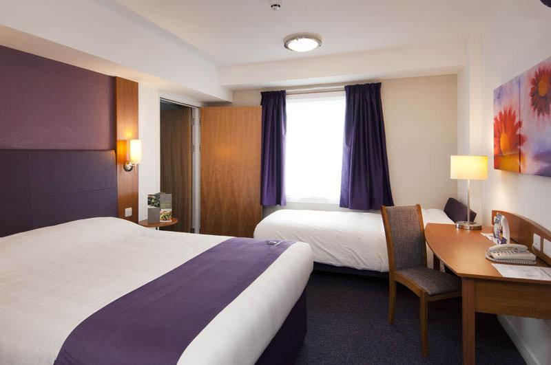 Premier Inn Haydock Park/M6 J23 Warrington Bagian luar foto