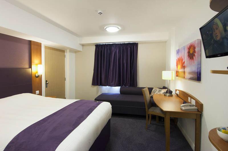 Premier Inn Haydock Park/M6 J23 Warrington Bagian luar foto